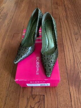 BCBGGirls, Katchen, size 6